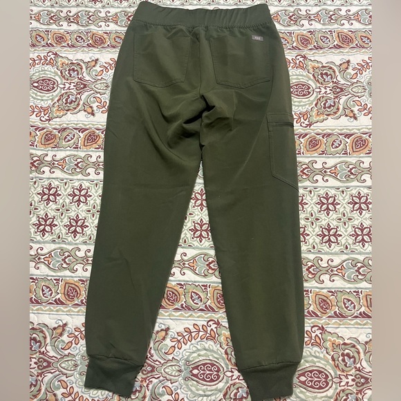 Figs Catarina top small and Zamora jogger xsmall petite - Picture 5 of 5